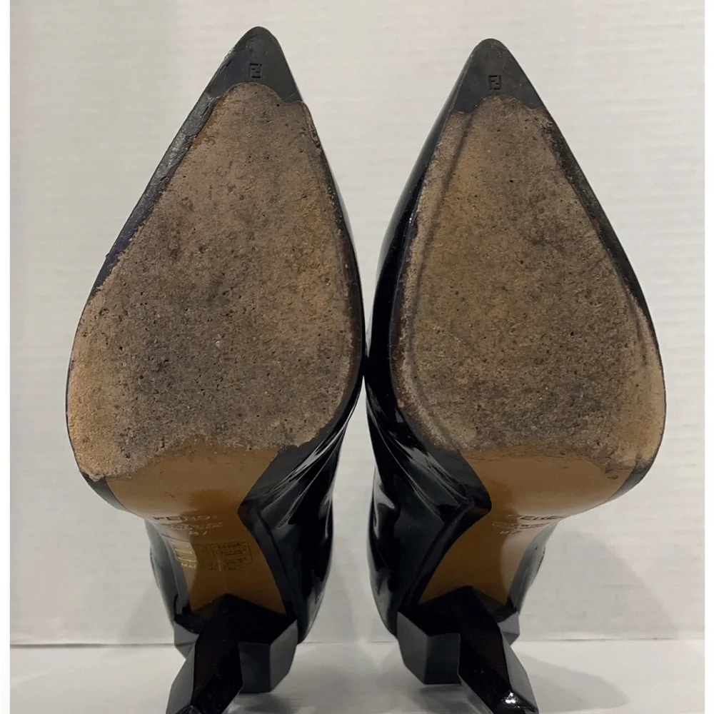 Fendi 
Black Patent Leather Sculpted Heel Pumps Size 37 Made in Italy - Picture 6 of 10